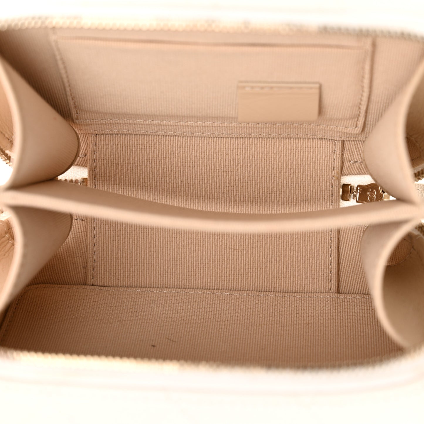 Caviar Quilted Twist Your Buttons Clutch With Chain White