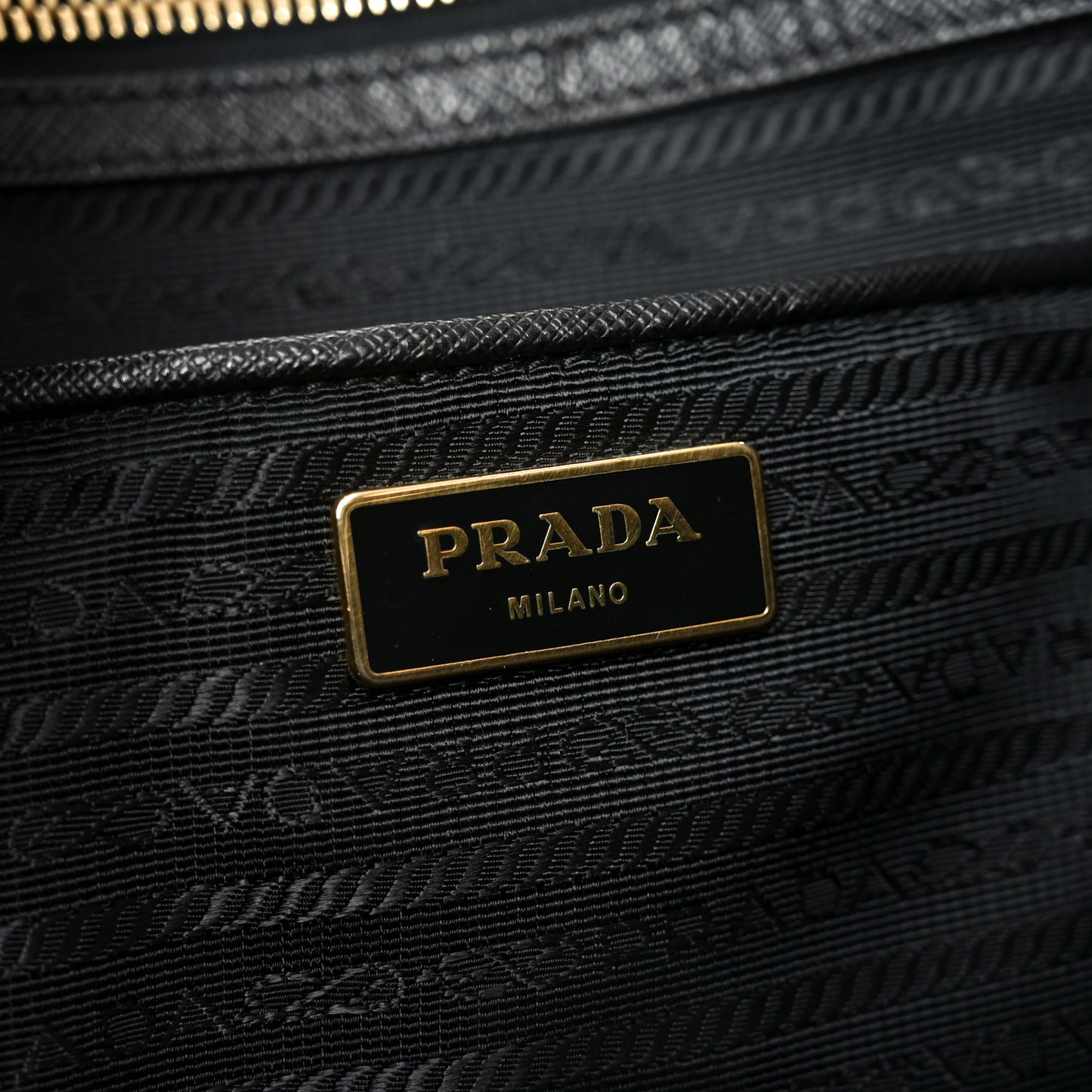Saffiano Lux Large Galleria Double Zip Tote Black