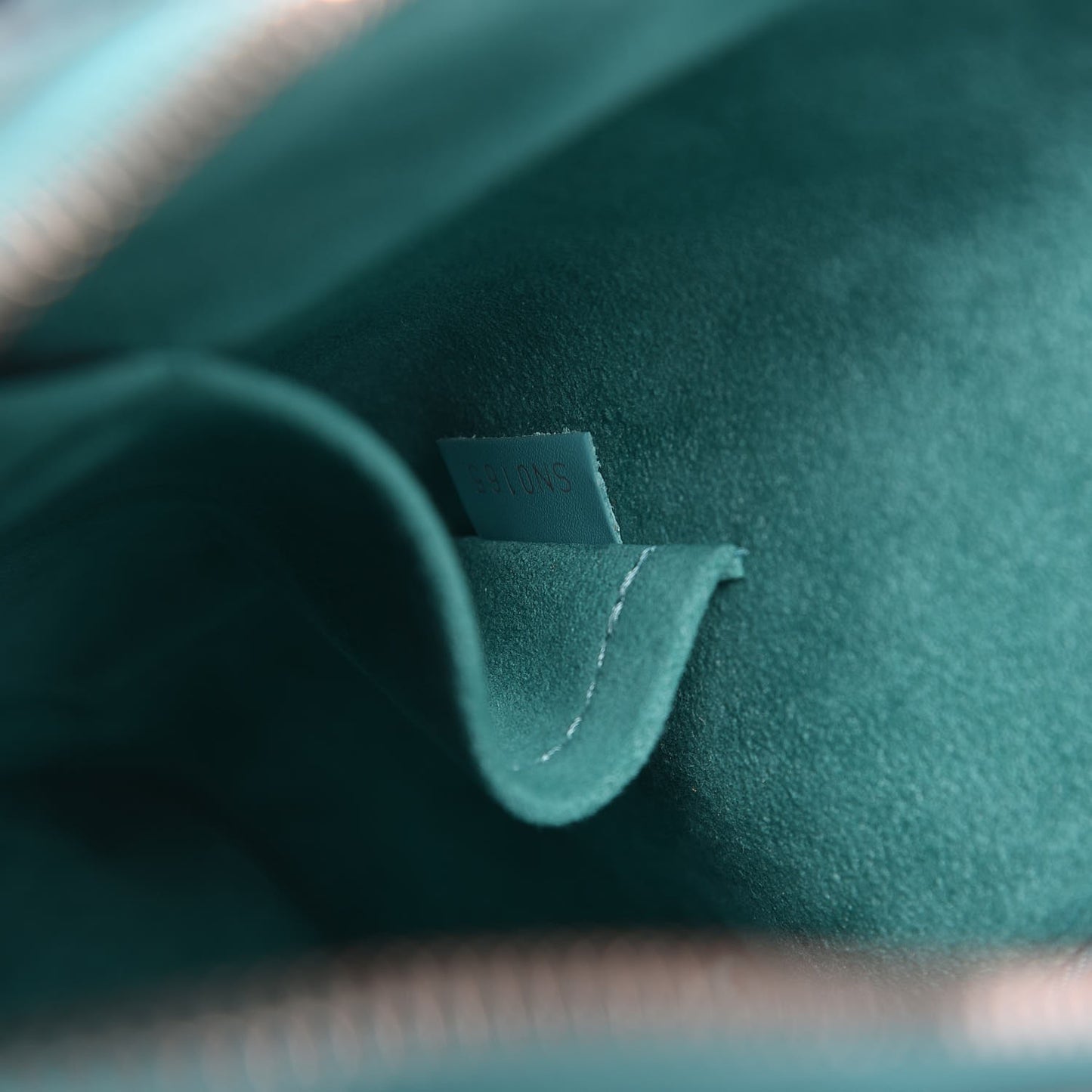 Epi Alma PM Turquoise