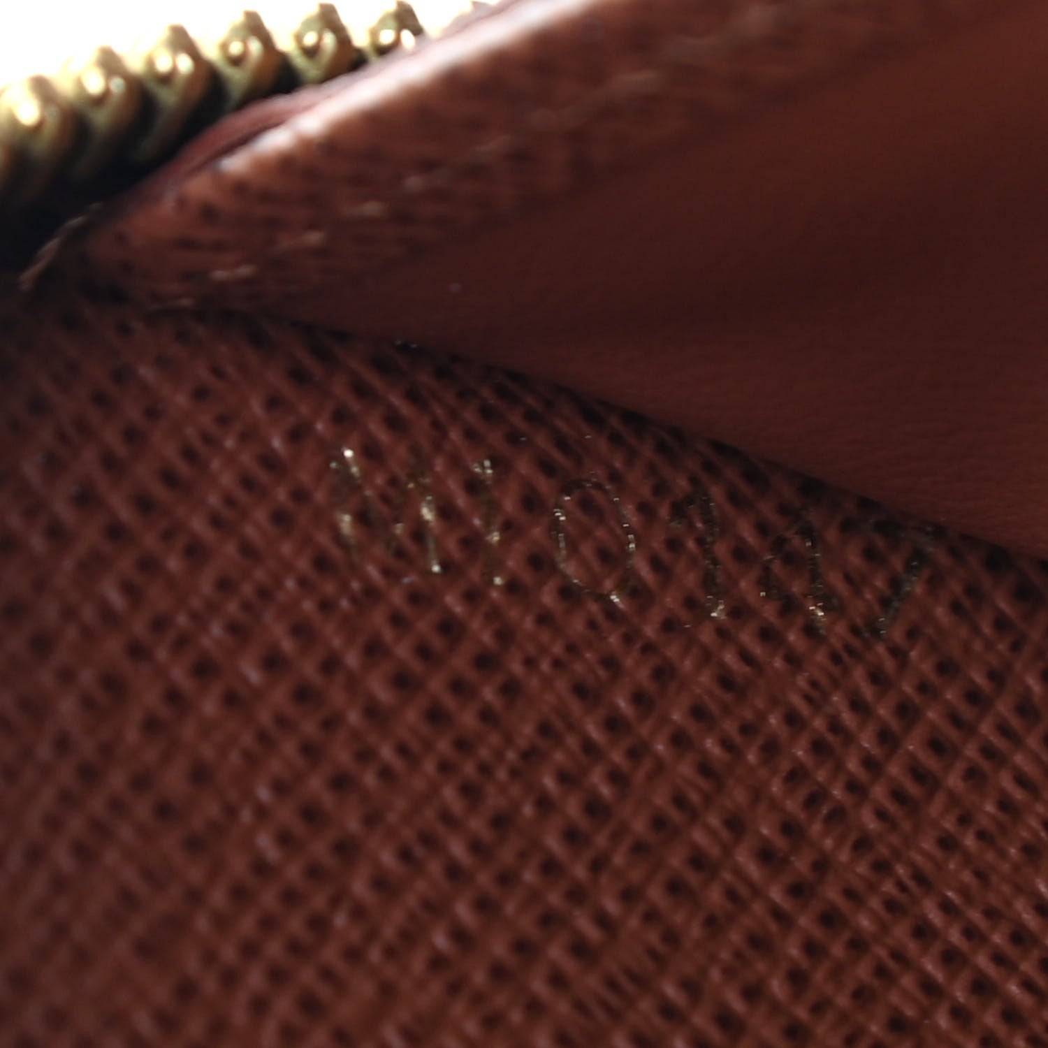 Louis Vuitton Monogram Zippy Wallet 7 of 7