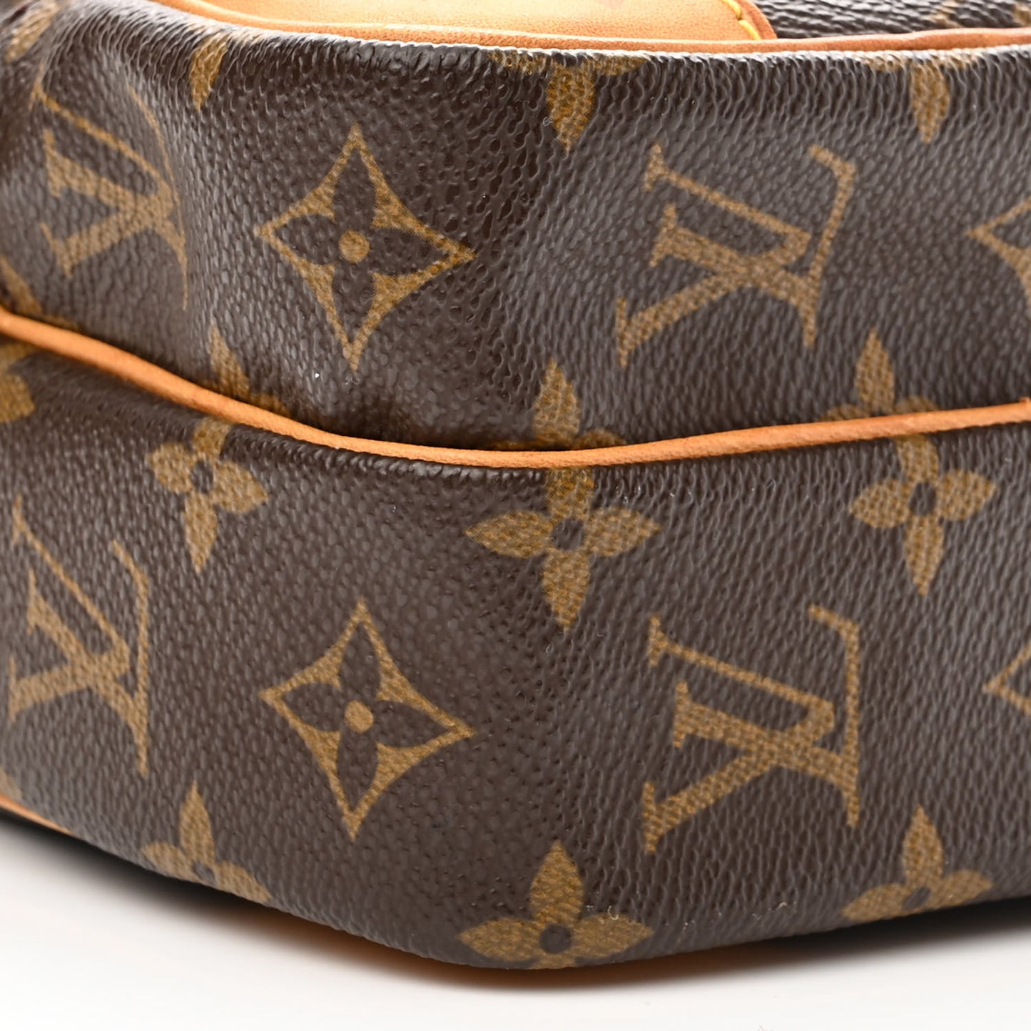 Monogram Amazone