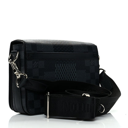 Louis Vuitton Damier Graphite 3D Studio Messenger 3 of 9