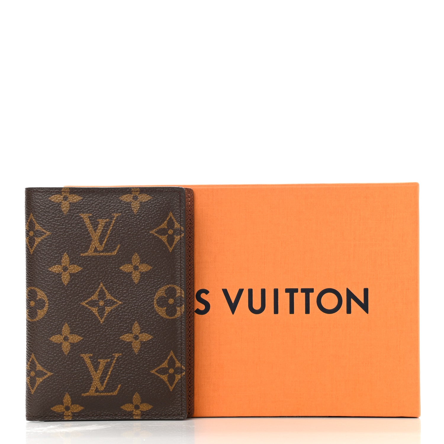 Louis Vuitton Monogram Passport Cover 7 of 7