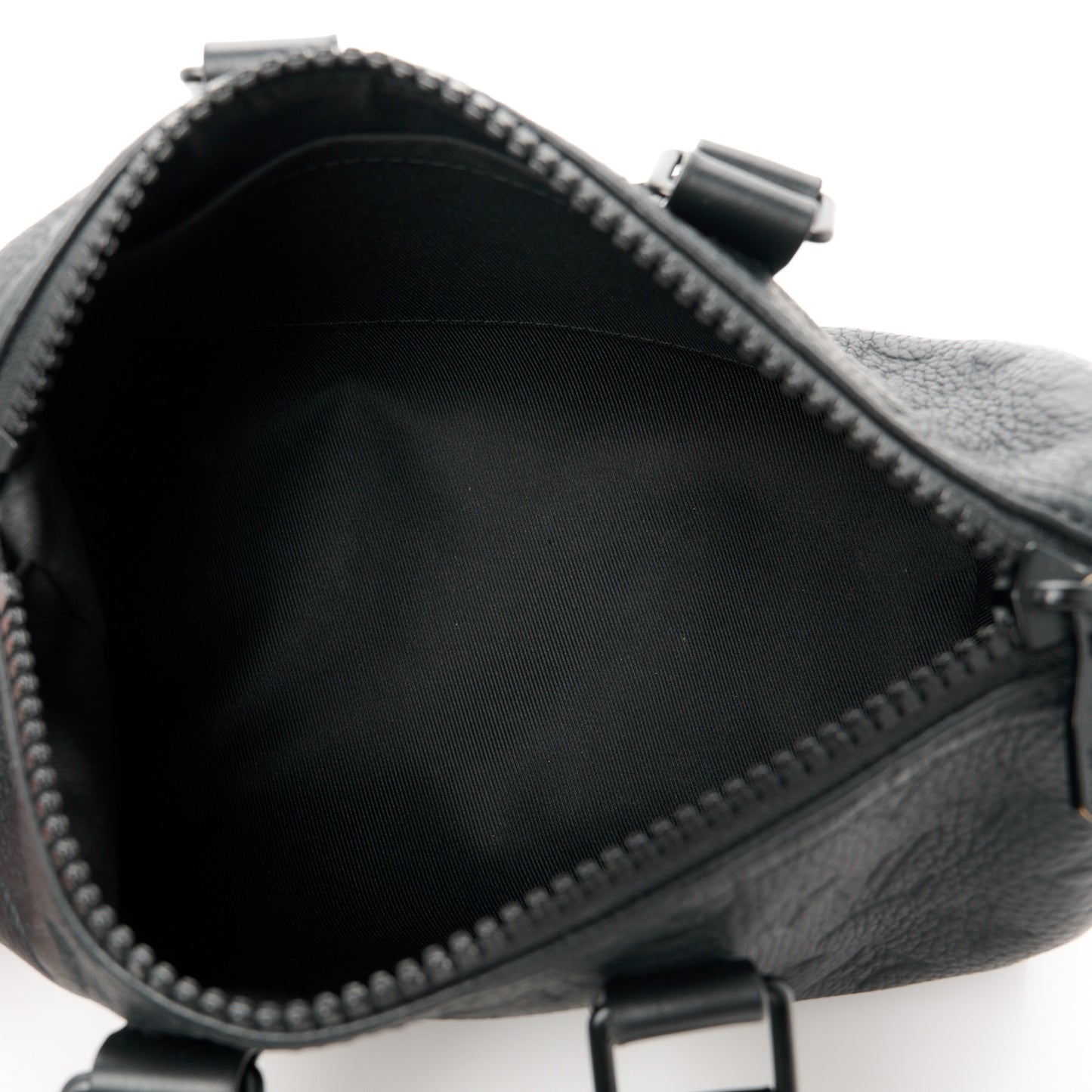 Monogram Taurillon Keepall Bandouliere 25 Black