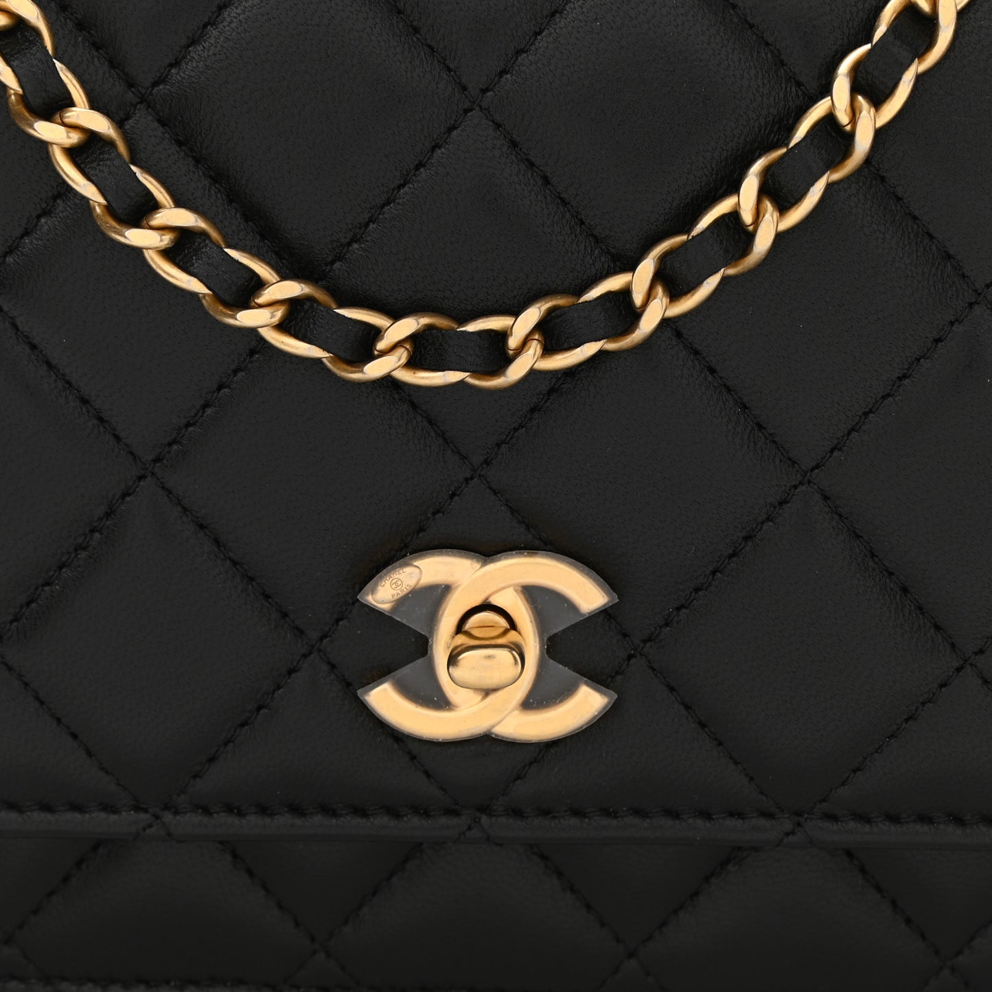 Lambskin Quilted CC Pearl Crush Wallet on Chain WOC Black
