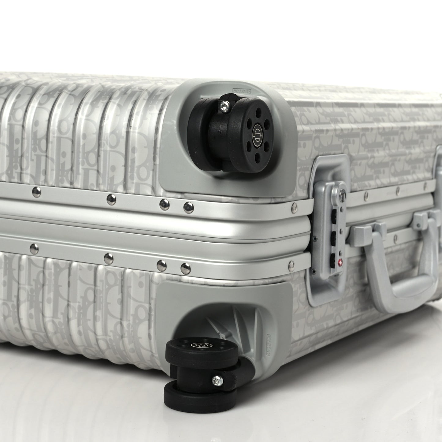 X RIMOWA Aluminum Gradient Cabin Luggage Silver