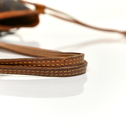 Louis Vuitton Monogram Neverfull MM 20 of 22