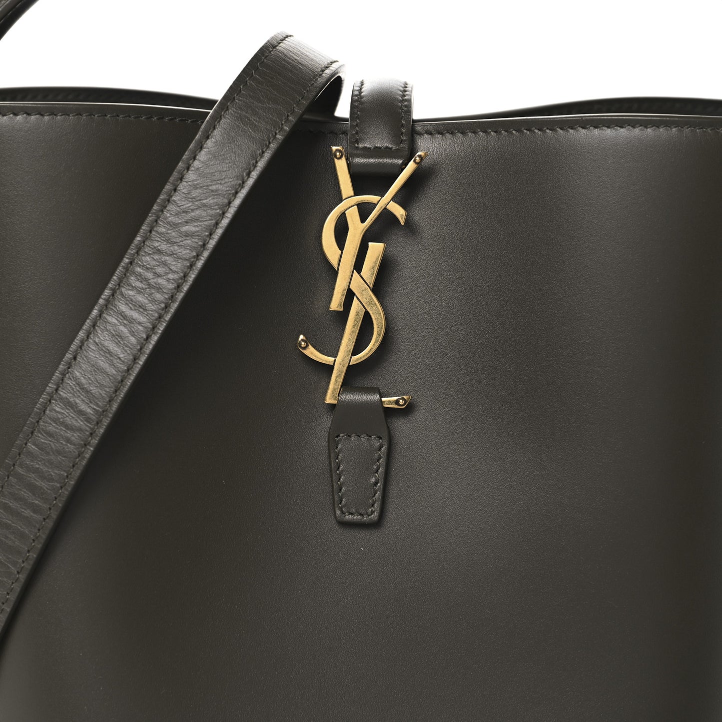 Shiny Calfskin Le 37 Bucket Bag Deep Musk