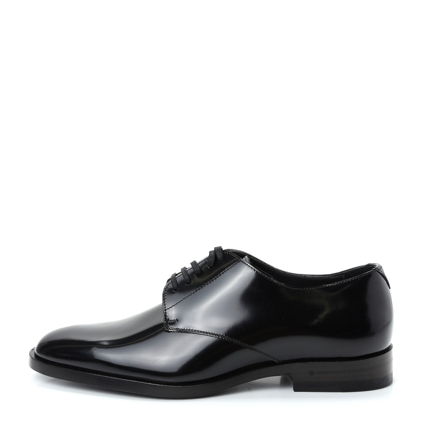Patent Calfskin Montaigne 25 Uniform 38 Black
