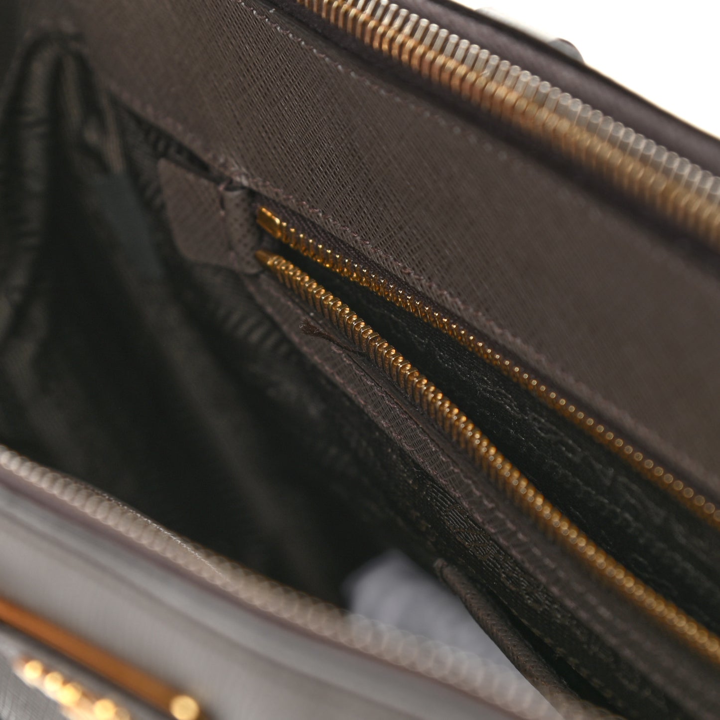 Saffiano Lux Large Galleria Double Zip Tote Grafite