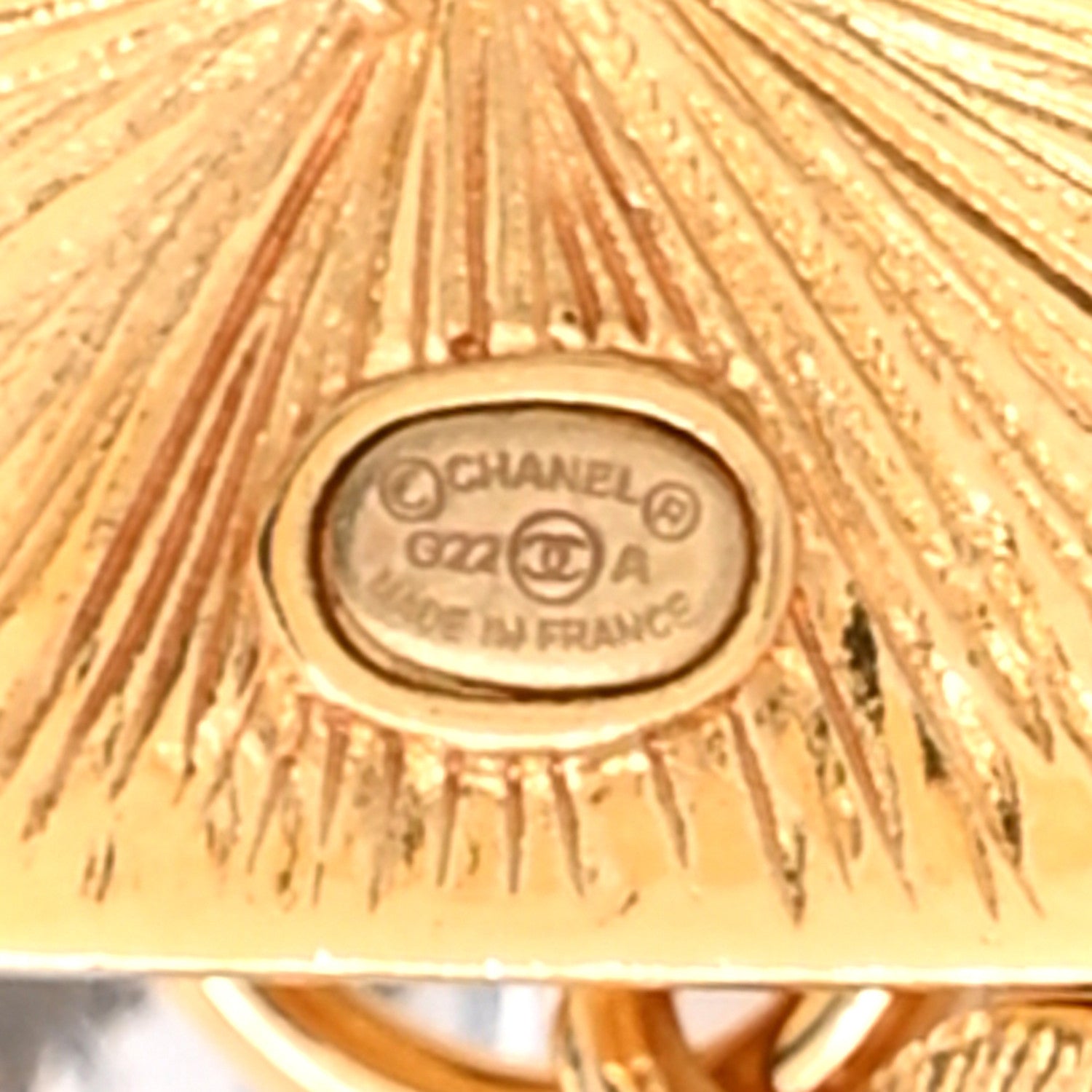 Chanel Metal CC Lion Earrings Gold 4 of 5