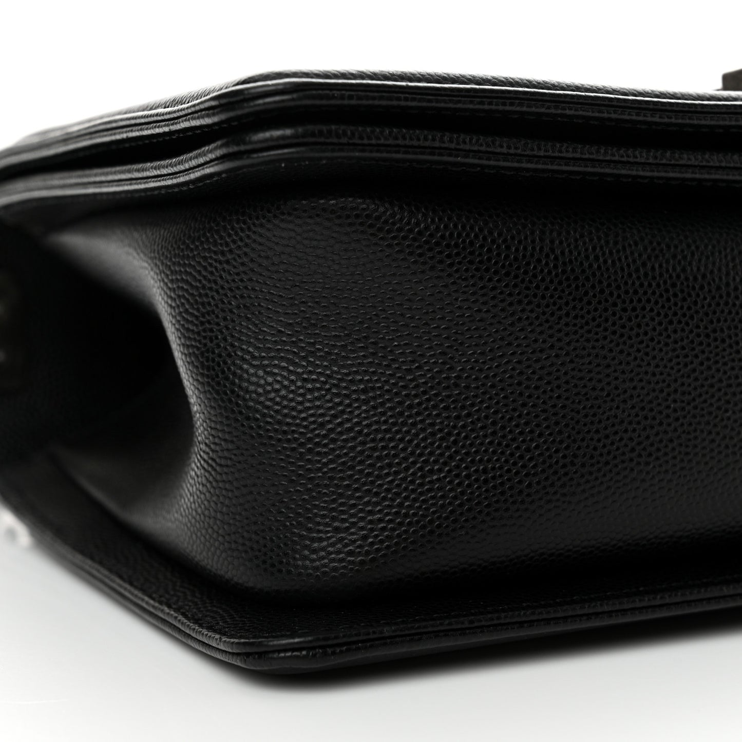 Caviar Quilted Medium Boy Flap Black