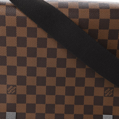 Louis Vuitton Damier Ebene District PM 10 of 10