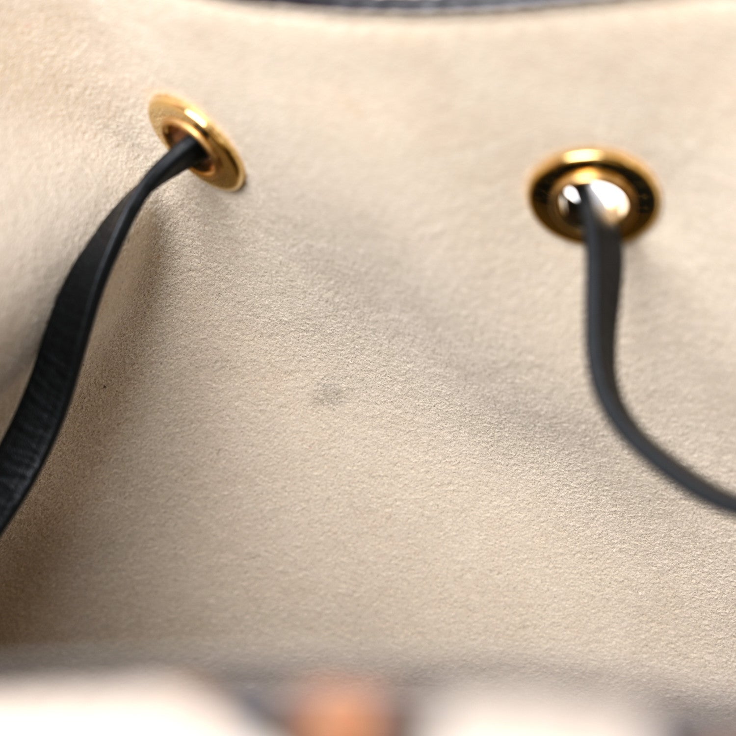 Louis Vuitton Monogram Giant Jungle NéoNoé Ivory 9 of 12