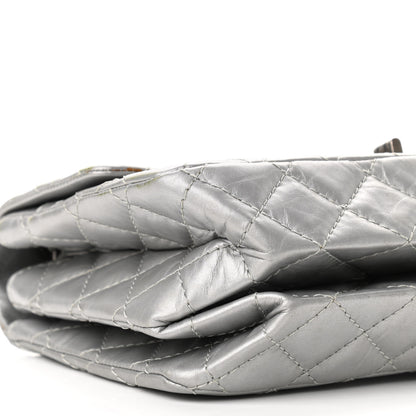 Chanel Metallic Aged Calfskin 2.55 Reissue 225 Flap Silver 12 of 13