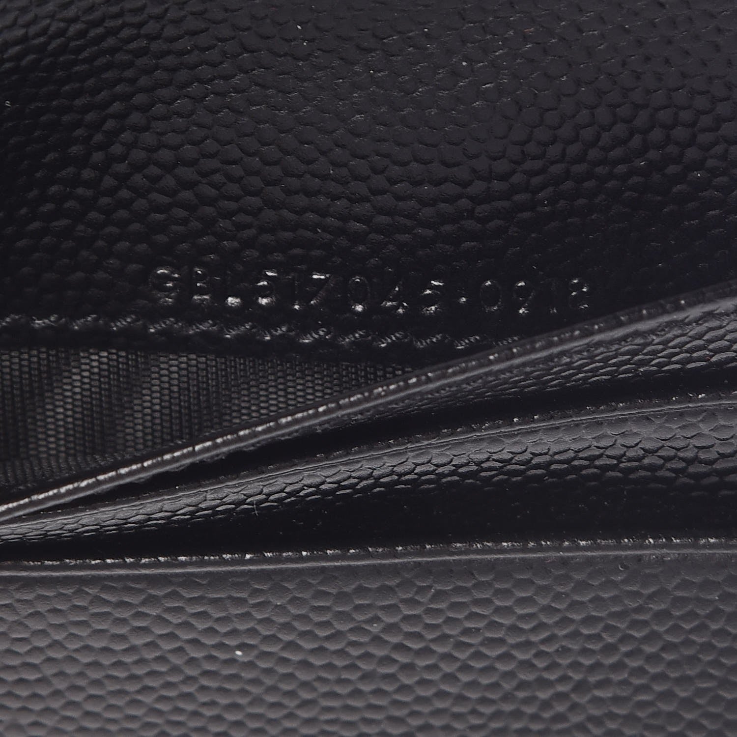 Saint Laurent Grain De Poudre Matelasse Chevron Monogram Zipped Card Case Black 6 of 7
