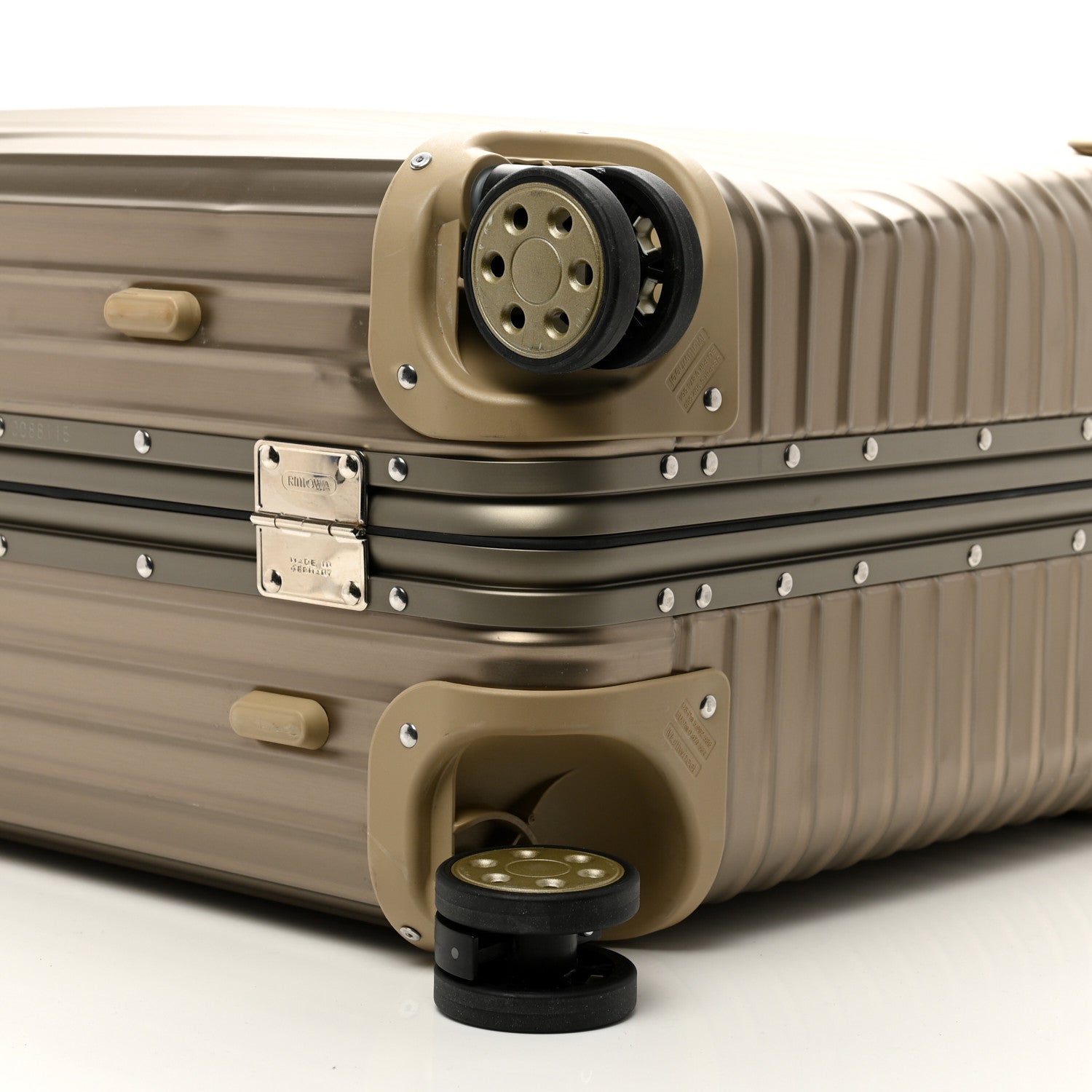 Rimowa Aluminum Topas 70 Titanium 6 of 13