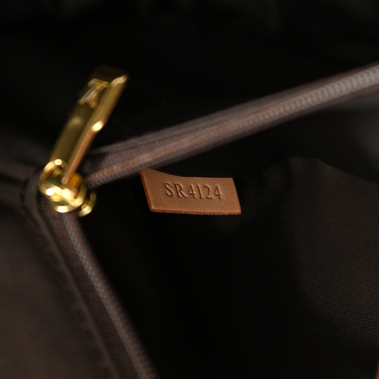 Louis Vuitton Monogram Neo Eole 55 8 of 10