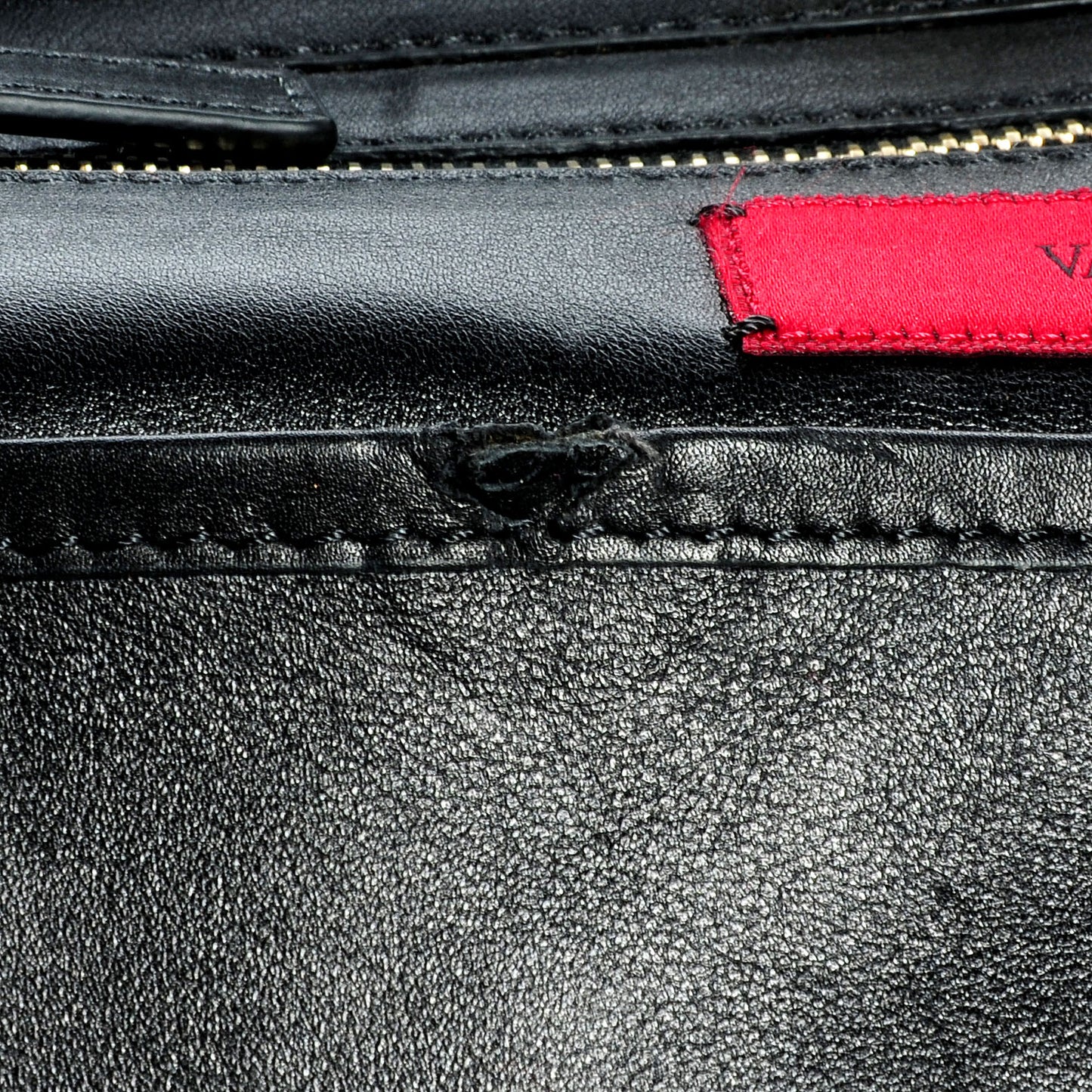 Vitello Medium Rockstud Tote Black