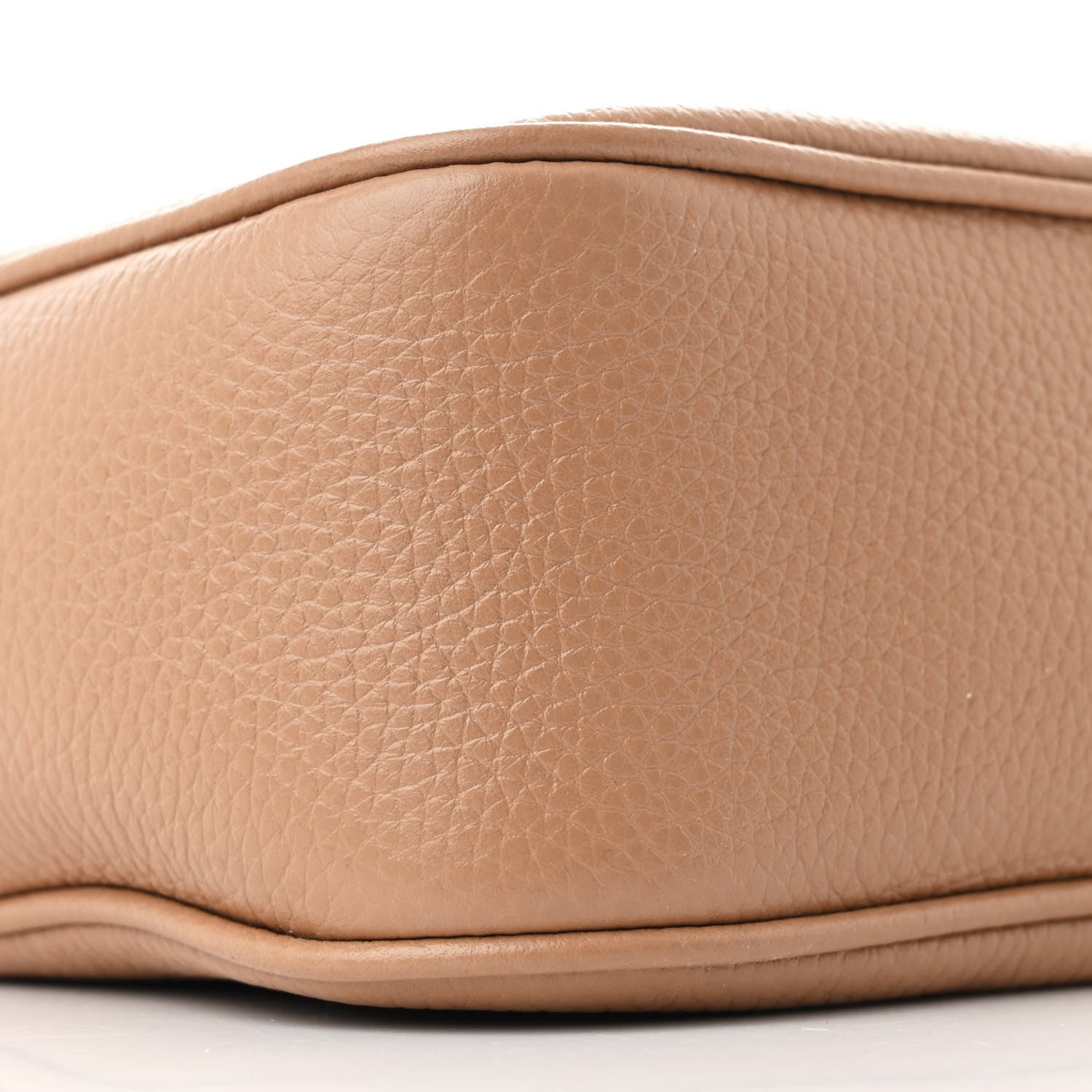 Gucci Pebbled Calfskin Small Soho Disco Bag Camelia 9 of 10