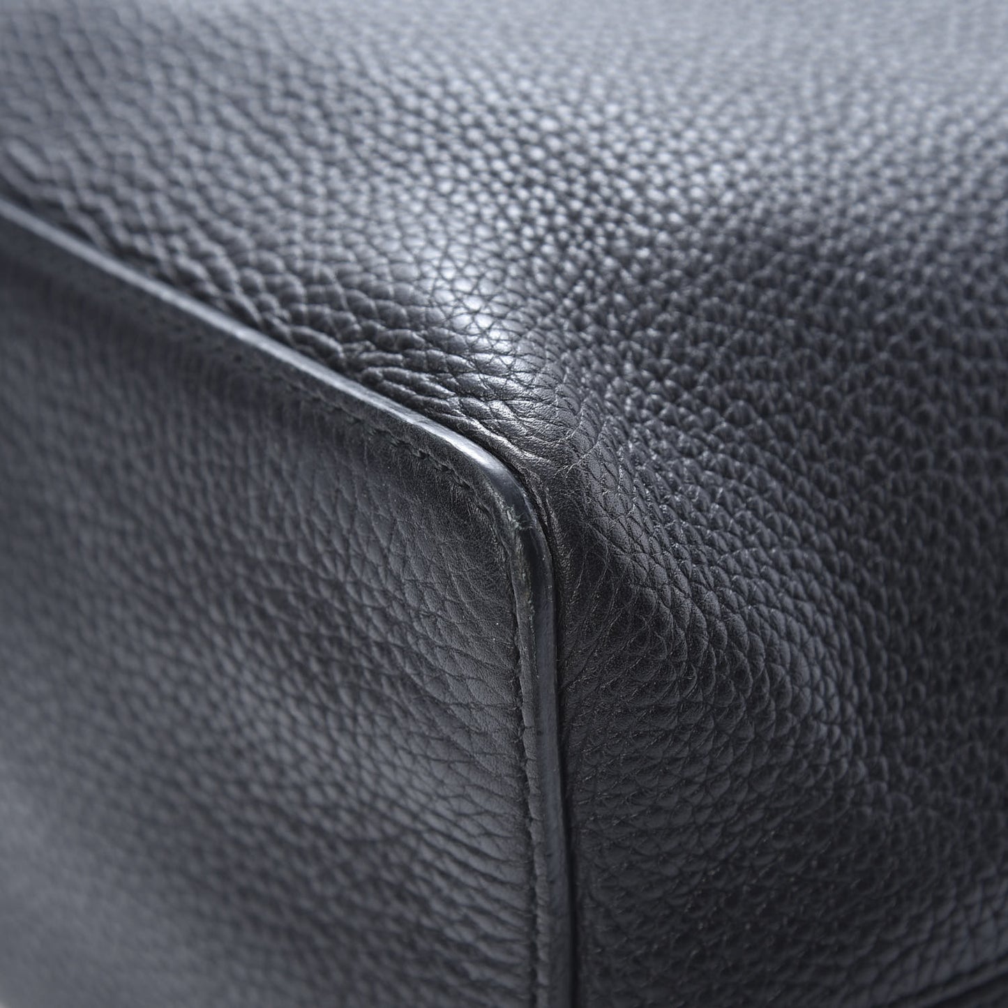 Pebbled Calfskin Large Soho Hobo Black