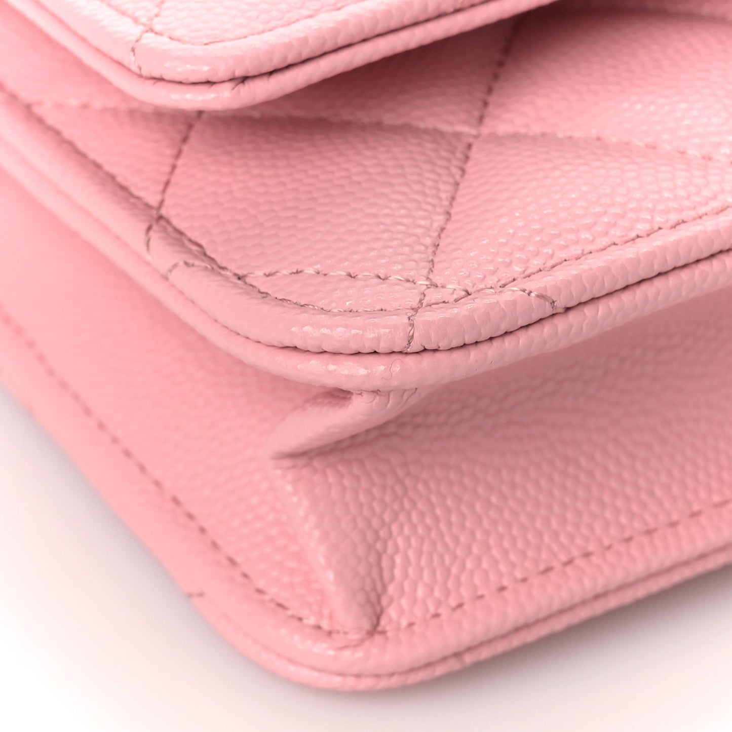Caviar Quilted Wallet on Chain WOC Light Pink