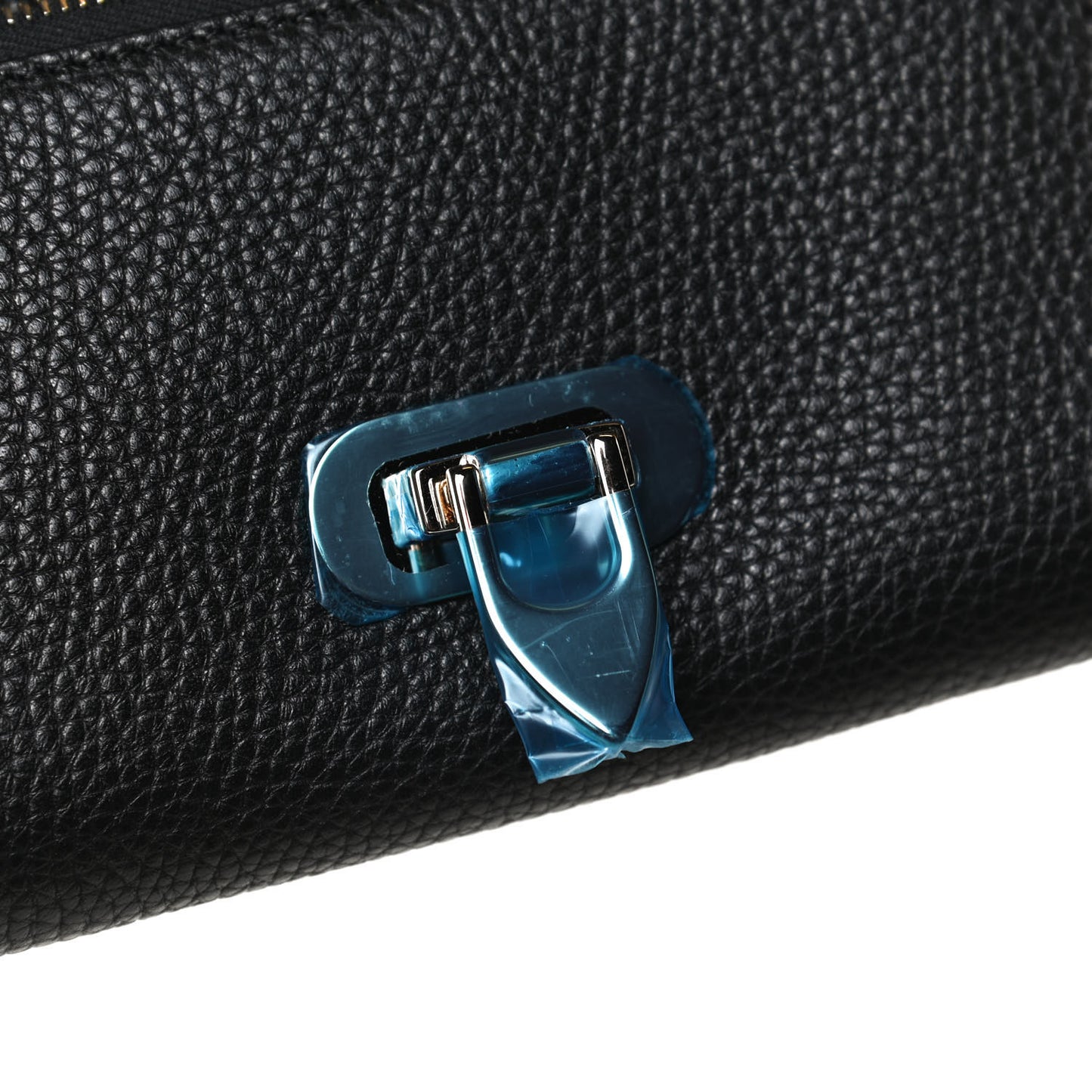 Pebbled Calfskin Rockstud Flip Lock Wallet On Chain Black
