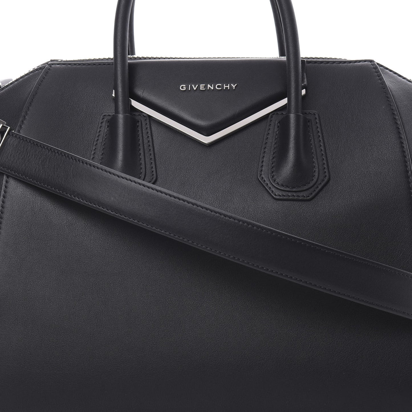 Calfskin Medium Metal Antigona Black