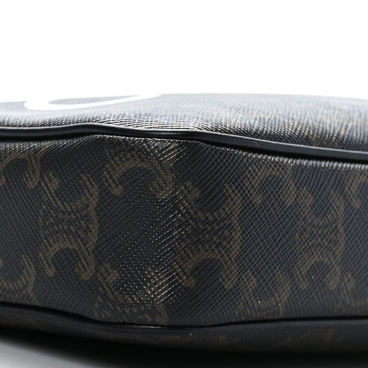 Triomphe Canvas Medium Messenger Bag Black