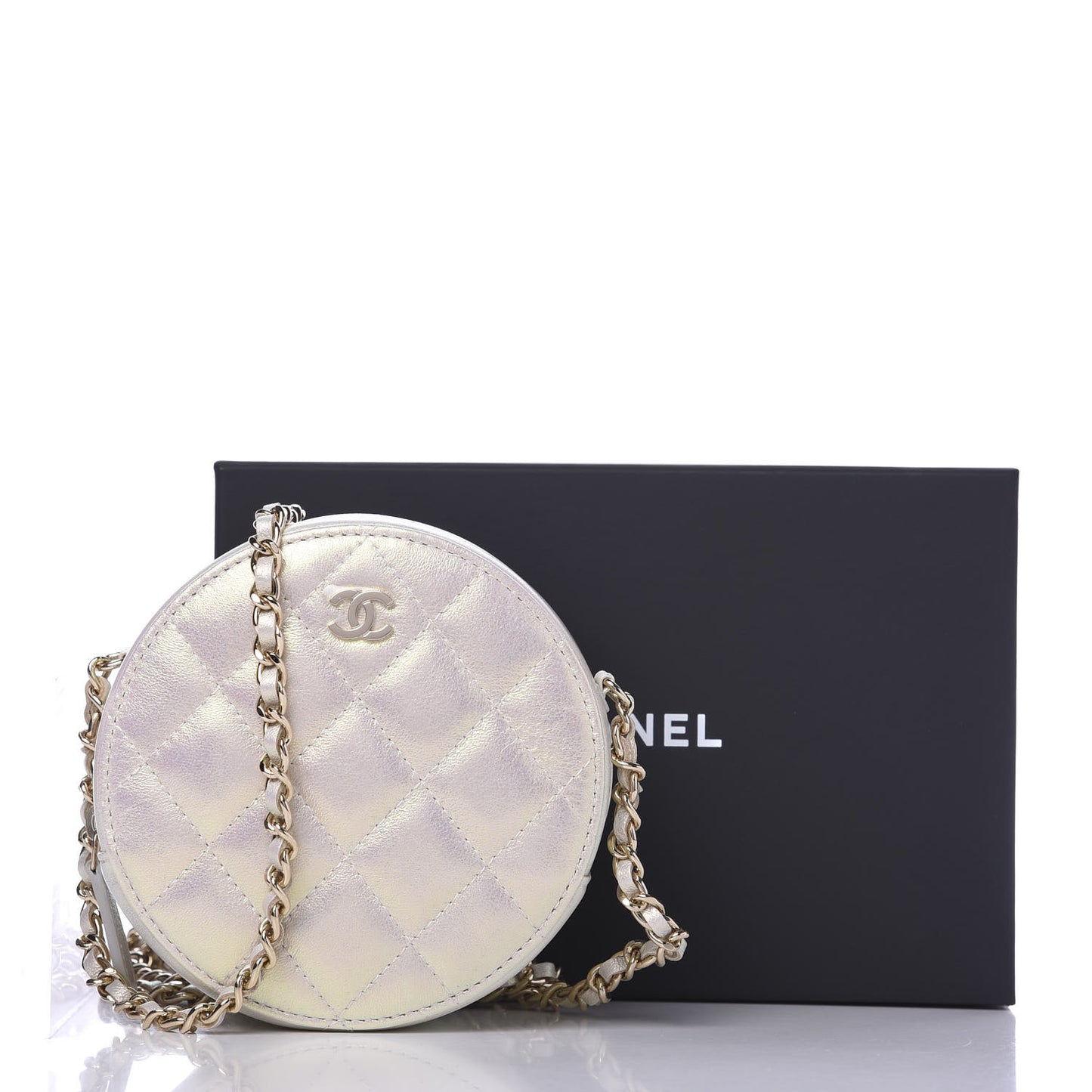 Iridescent Lambskin Quilted Round Clutch With Chain Ivory