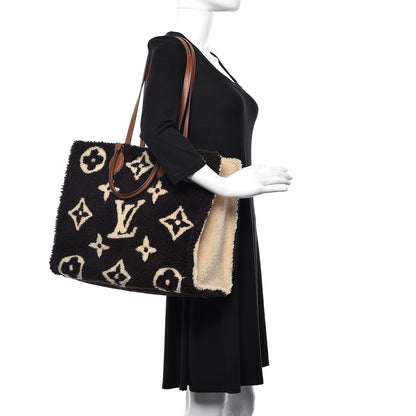 Louis Vuitton Shearling Monogram Giant Teddy Onthego GM Black White 2 of 10