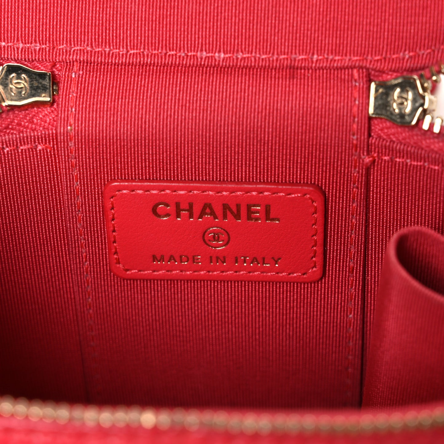 Caviar Quilted Mini Vanity Case With Chain Red