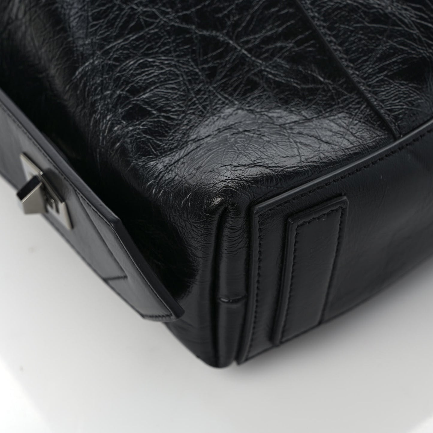 Smooth Calfskin Medium Studded Soft Antigona Black