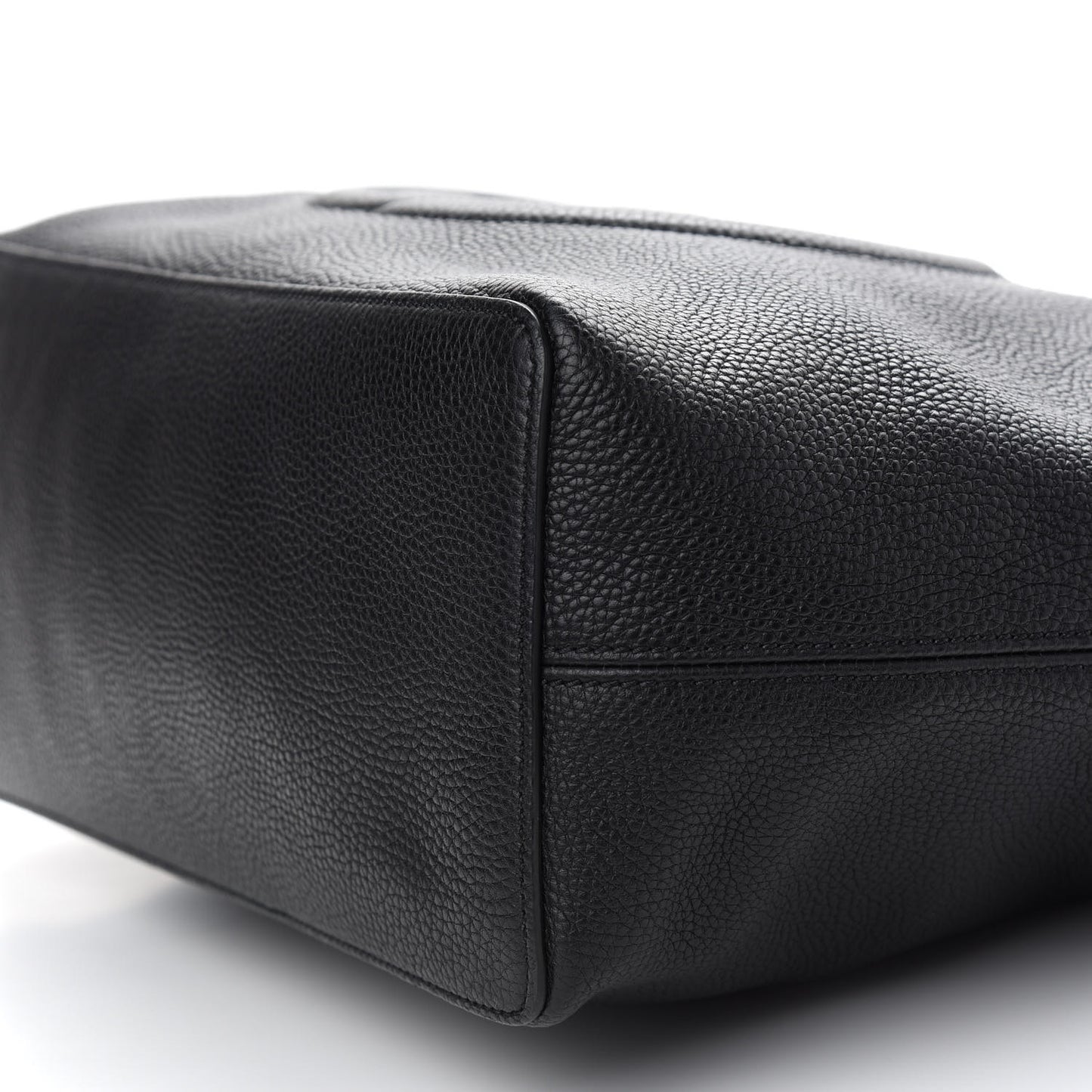 Pebbled Calfskin Large Soho Hobo Black