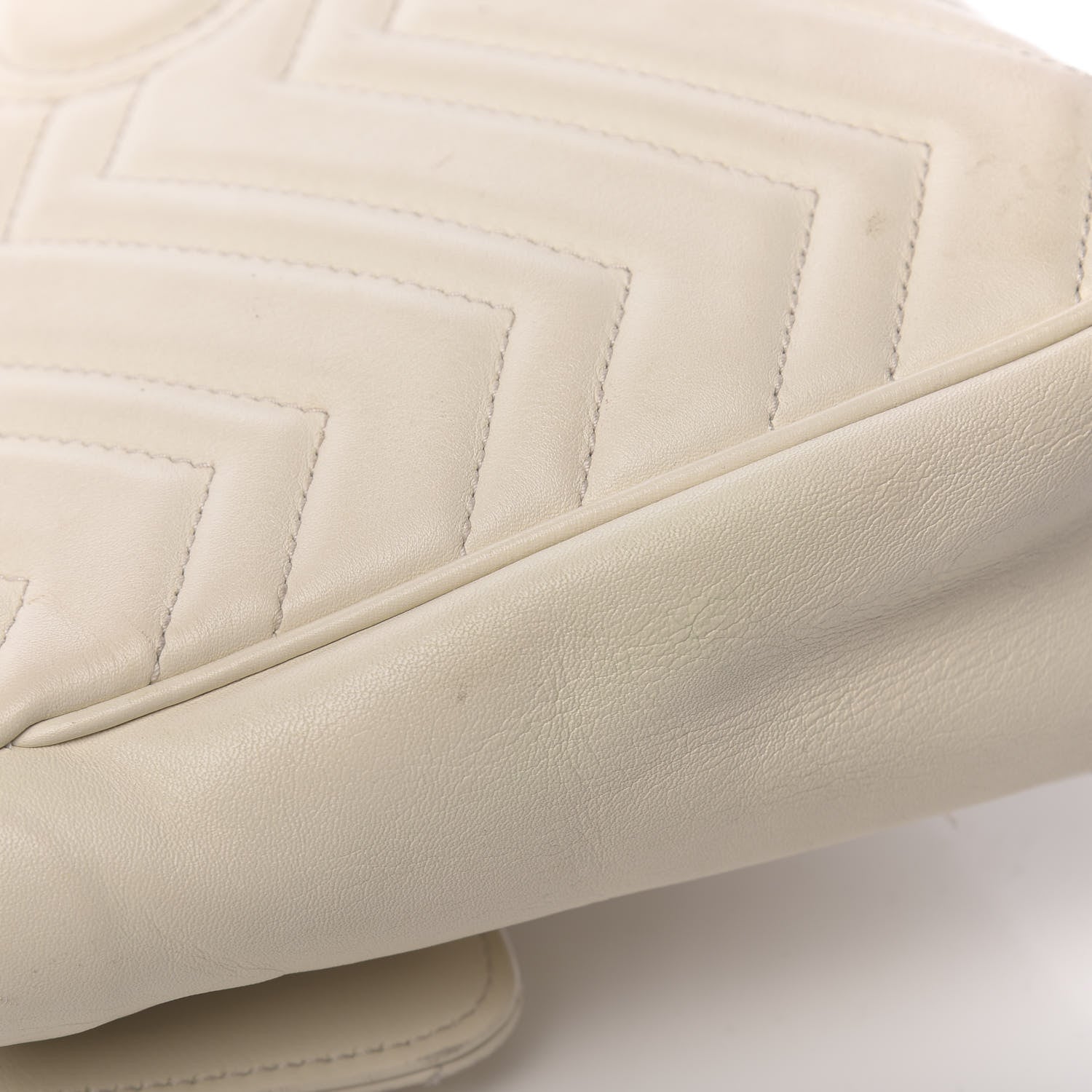 Gucci Calfskin Matelasse Medium GG Marmont Shoulder Bag White 17 of 23