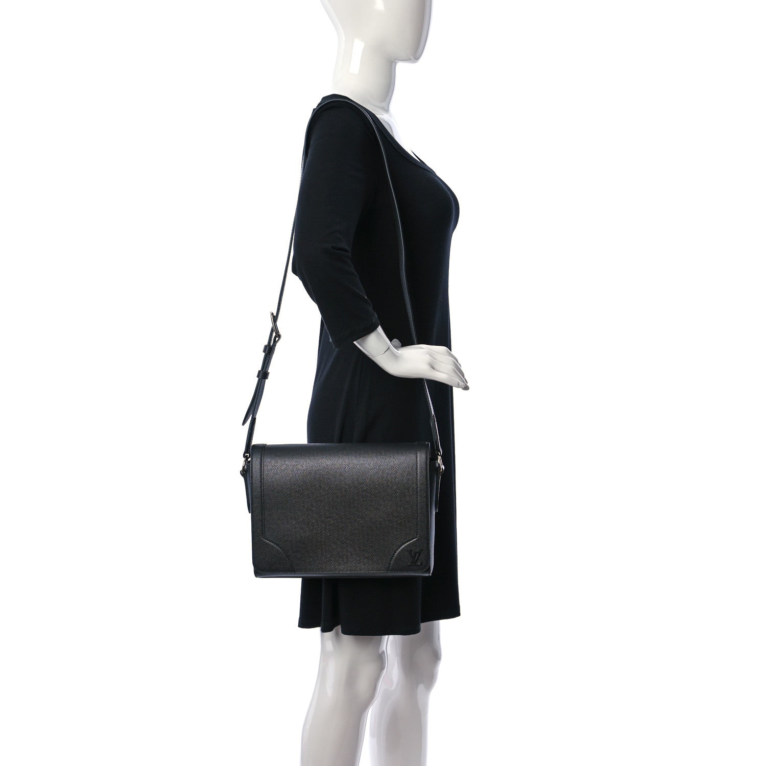 Louis Vuitton Taiga New Flap Messenger Black 2 of 12