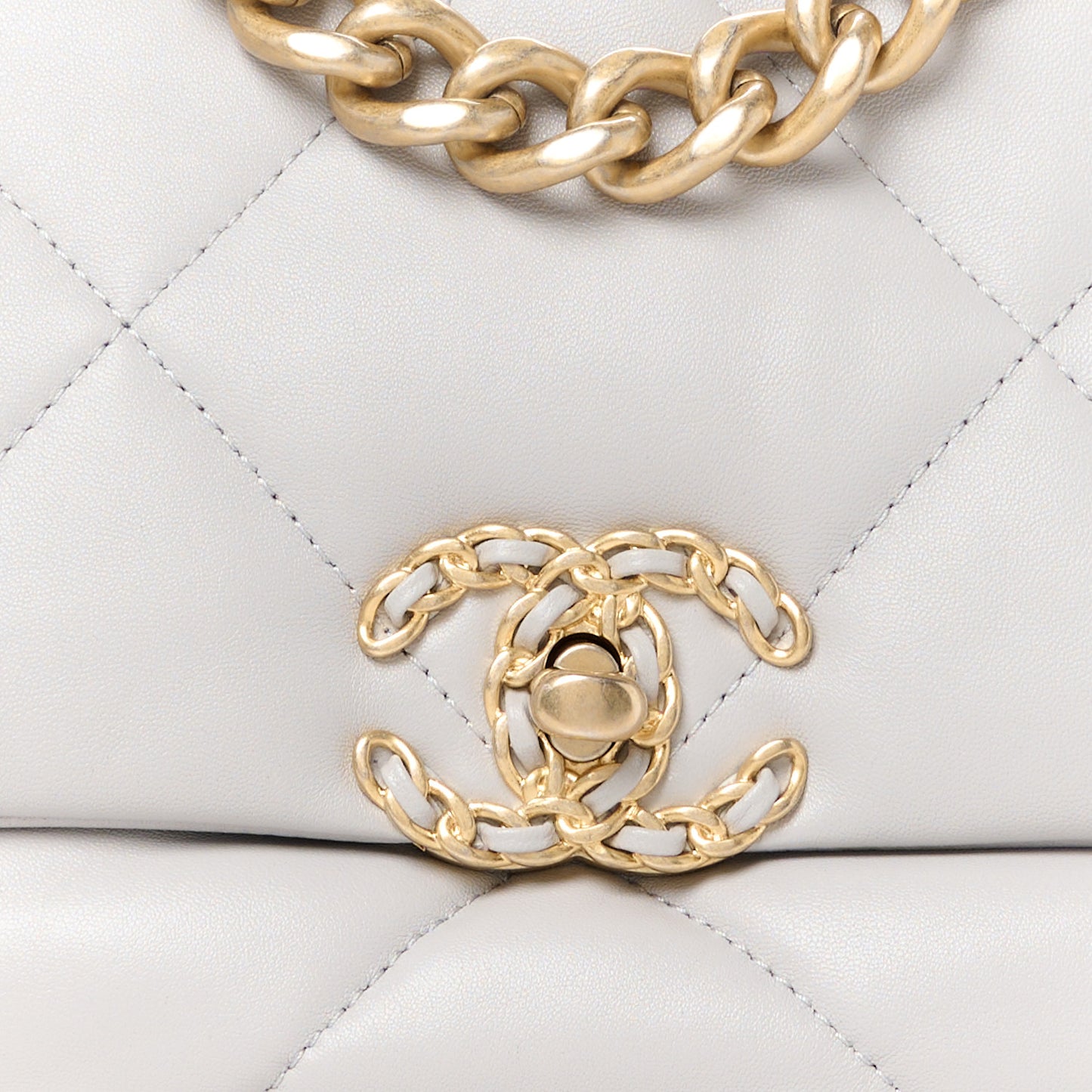 Lambskin Quilted Medium Chanel 19 Flap Grey