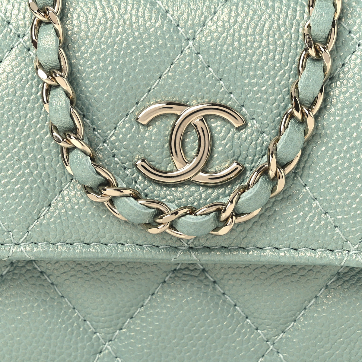 Chanel Iridescent Caviar Quilted Pearl On Top Coin Purse With Chain Light Green 9 of 12