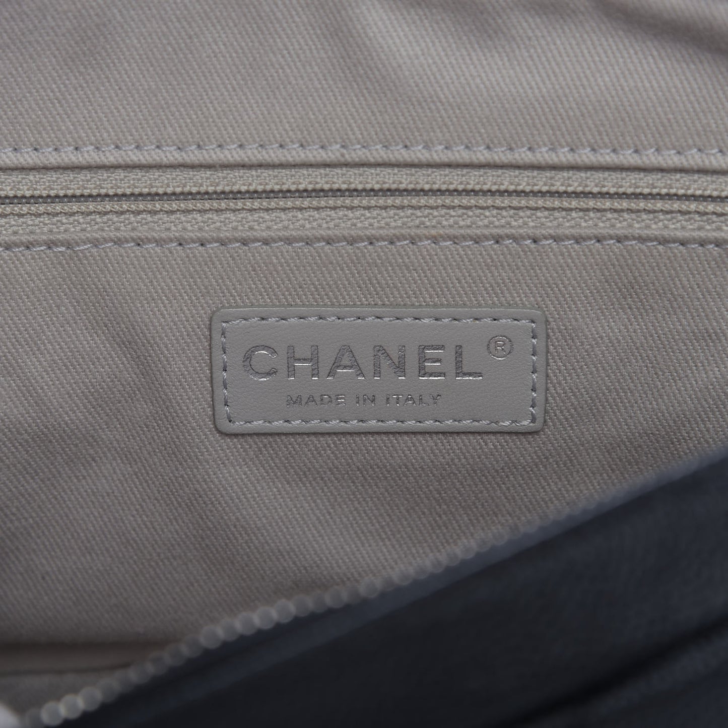 Caviar Quilted Medium Easy Flap Black