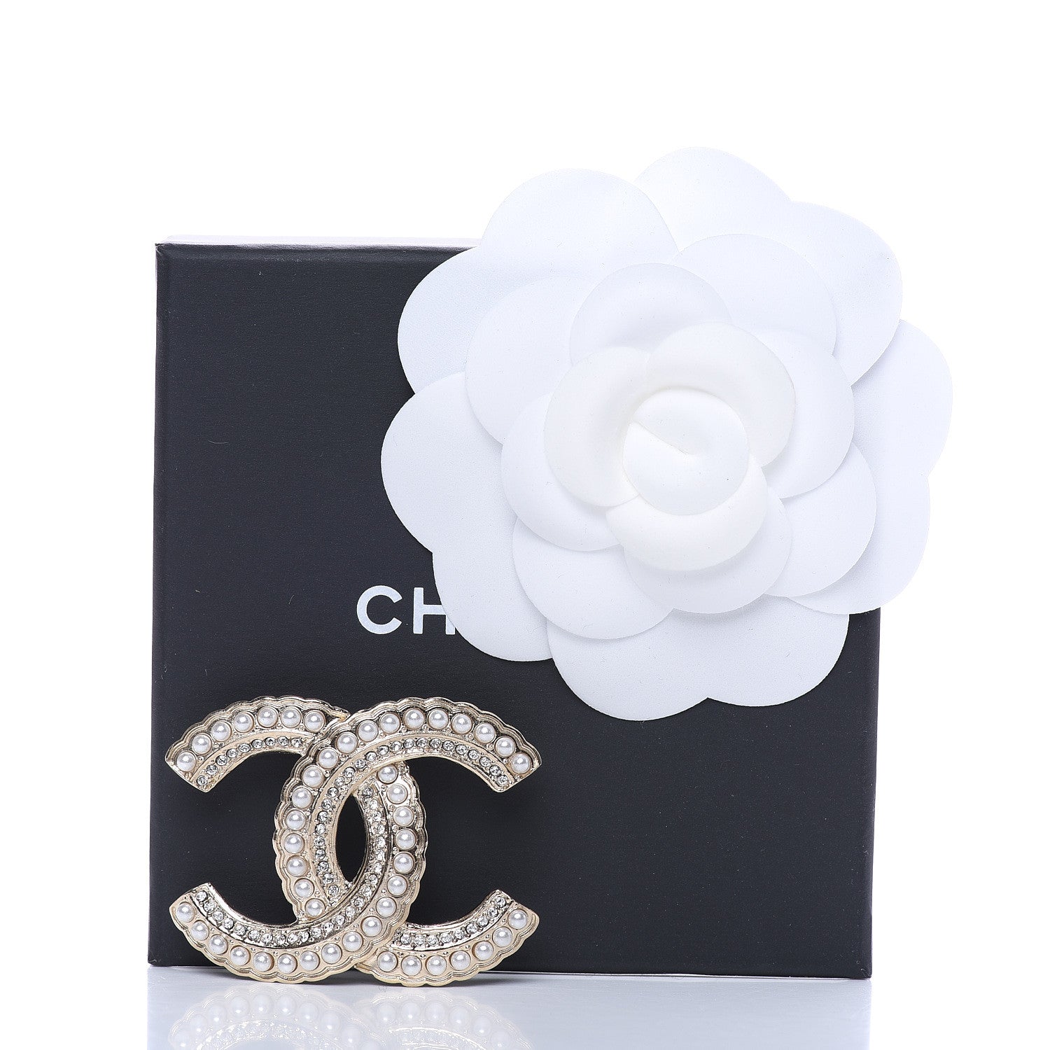 Chanel Pearl Crystal Queen of France CC Brooch Gold 5 of 5