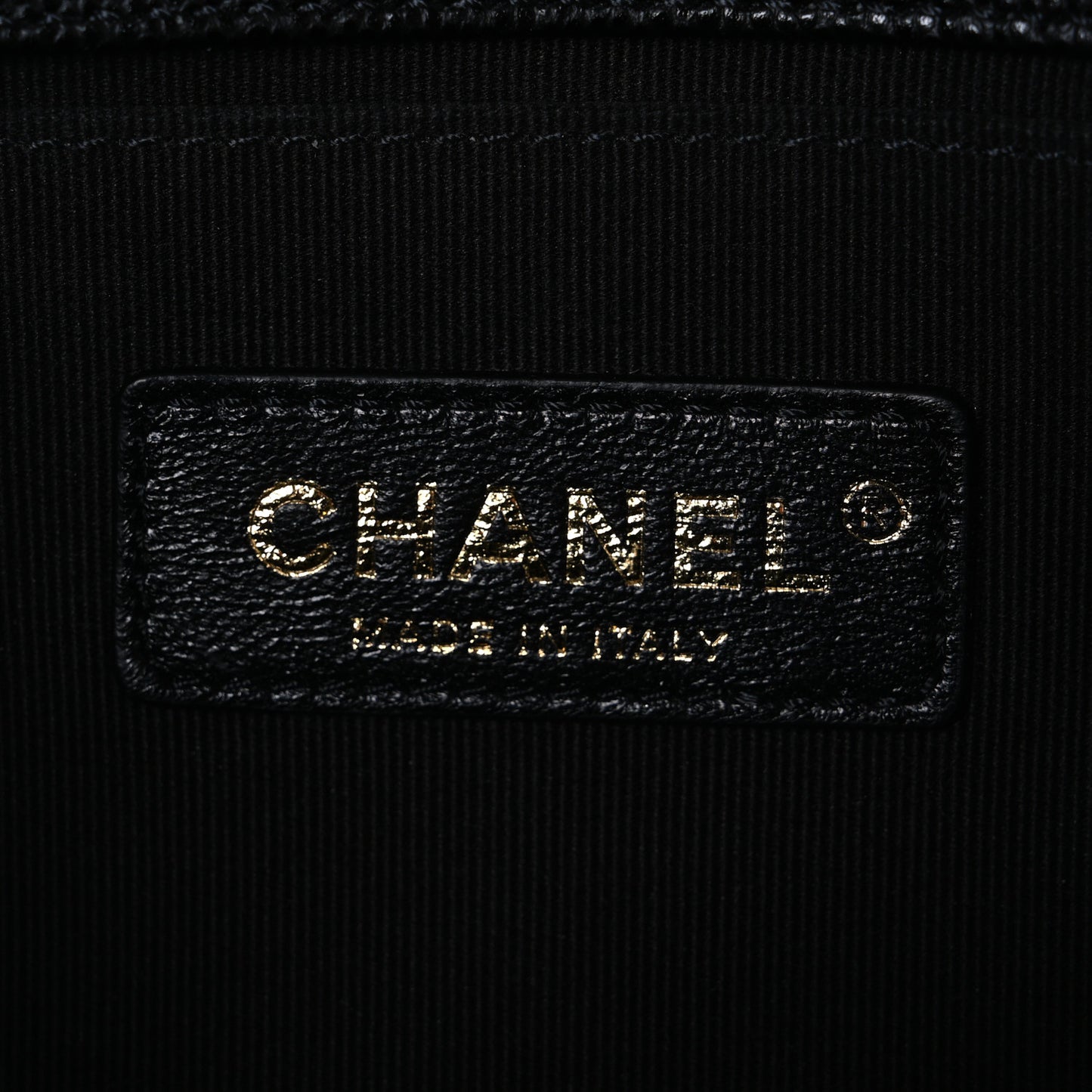 Caviar Quilted Medium Boy Flap Black