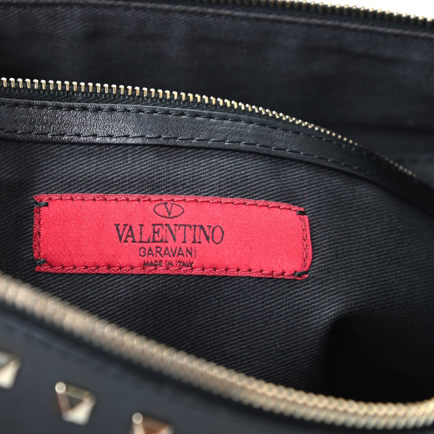 Vitello Large Rockstud Zip Wristlet Pouch Black