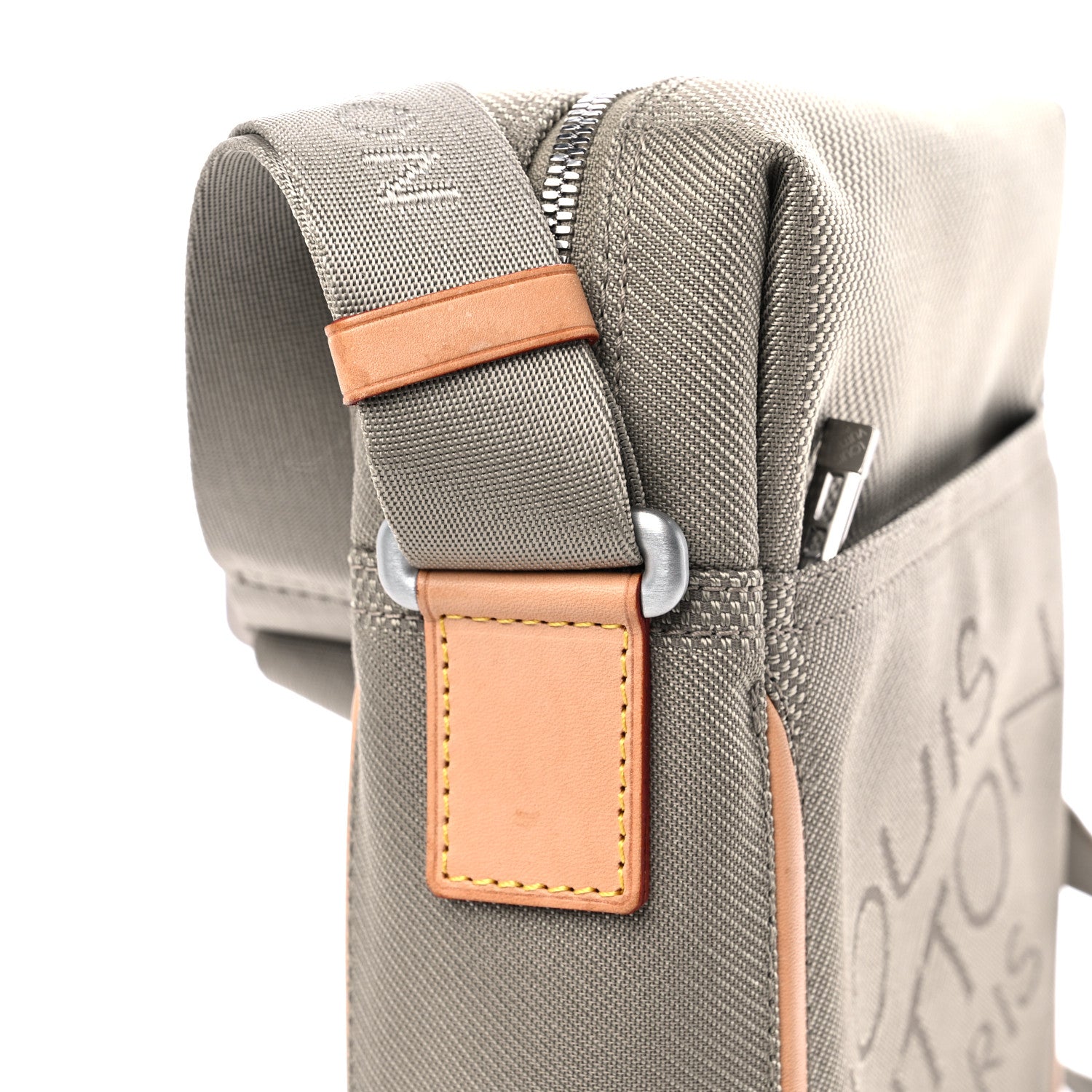 Louis Vuitton Damier Geant Citadin Messenger Sable 14 of 14