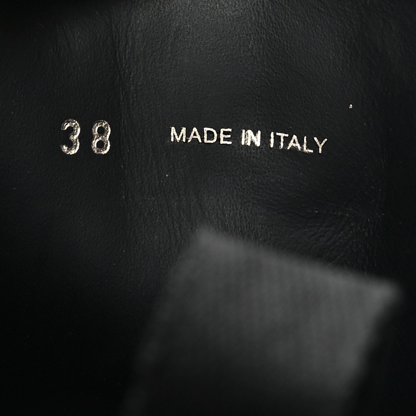 Spazzolato Metal Triangle Logo 50mm Chelsea Boots 38 Black