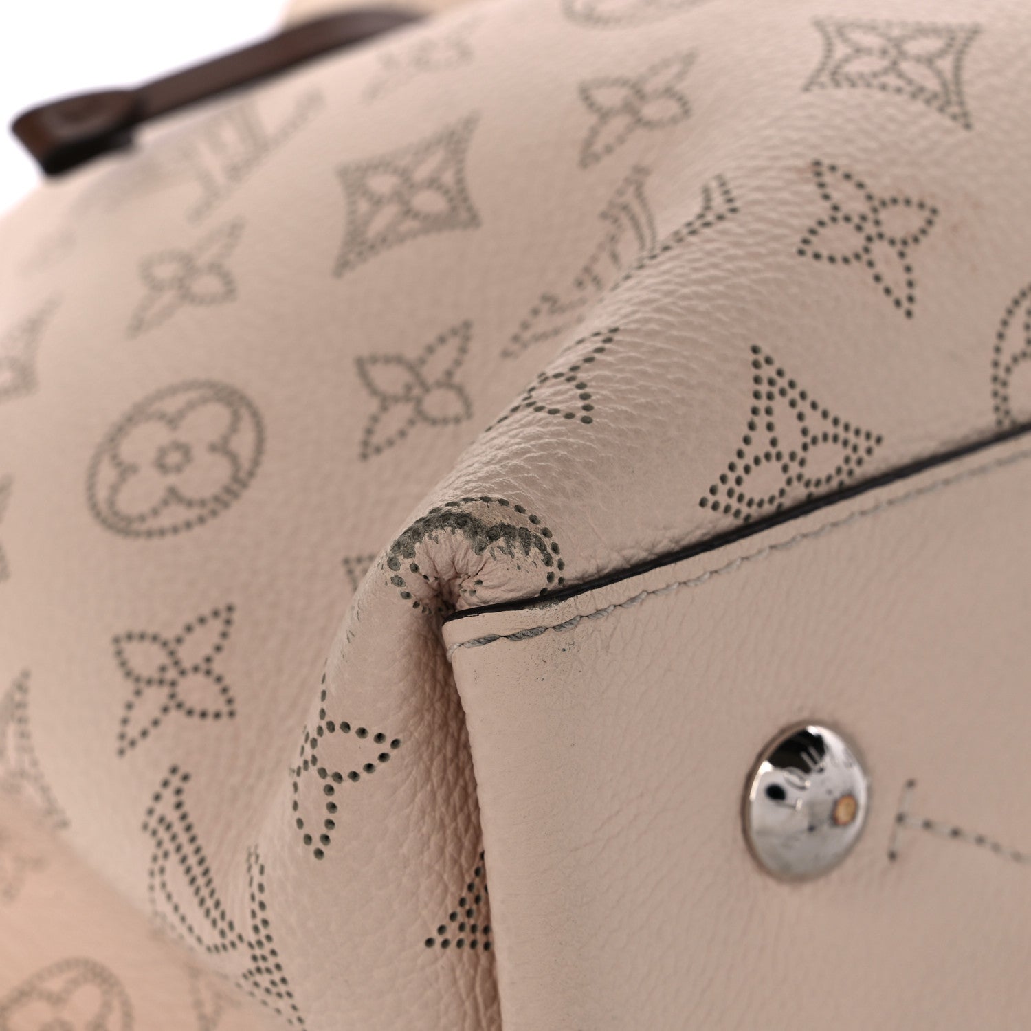 Louis Vuitton Mahina Muria Creme 7 of 12