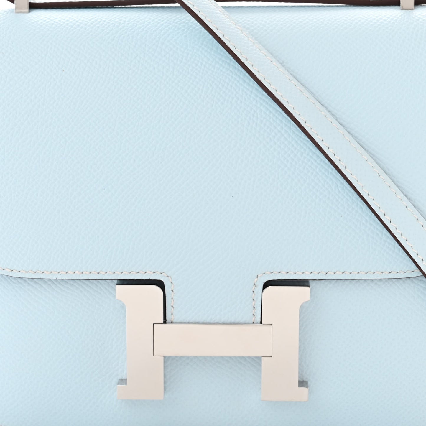 Epsom Constance 18 Bleu Brume
