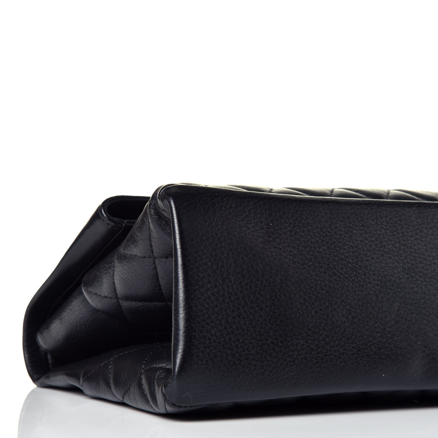 Chanel Distressed Calfskin Hamptons Flap Black 7 of 8