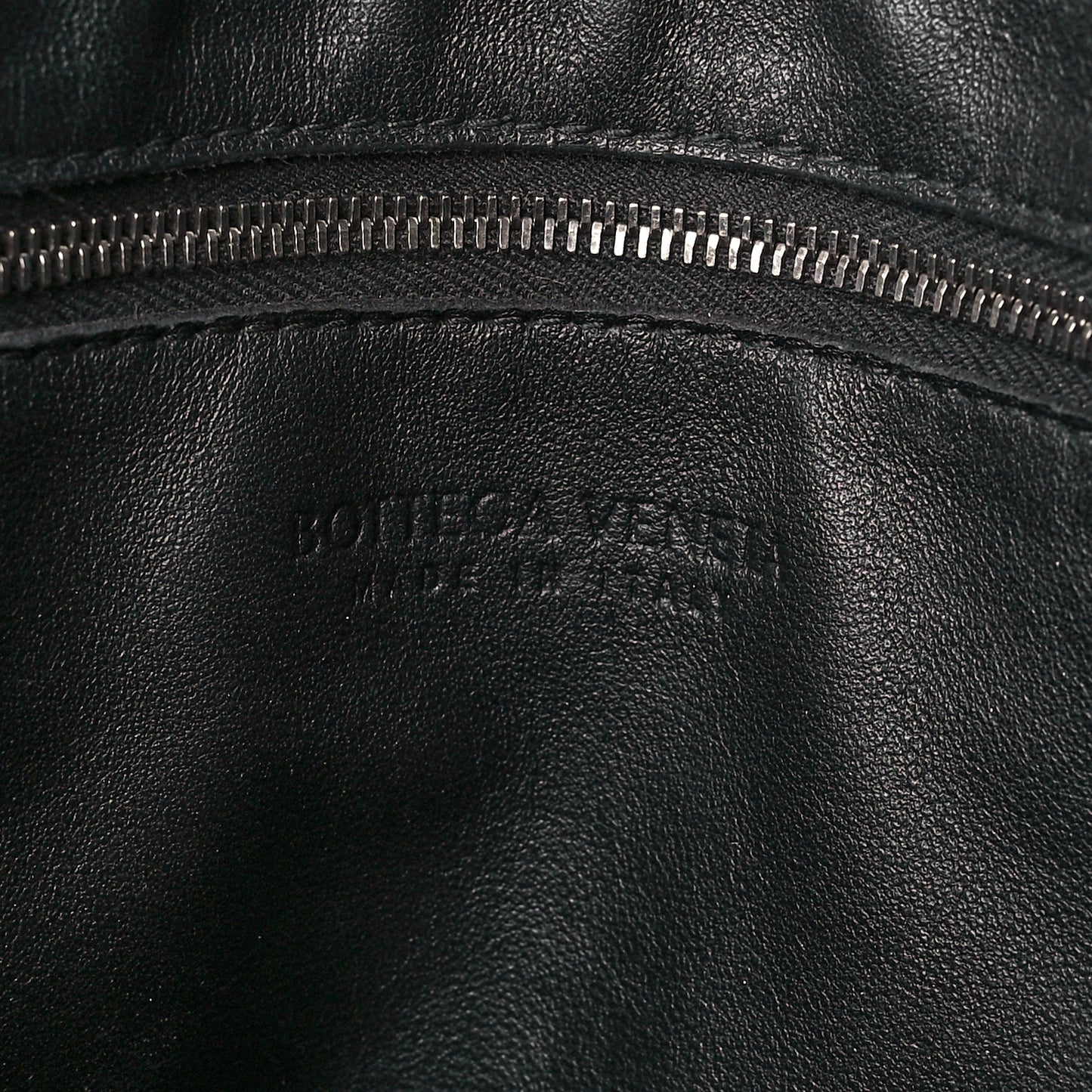 Lambskin Maxi Intrecciato Cassette Messenger Black