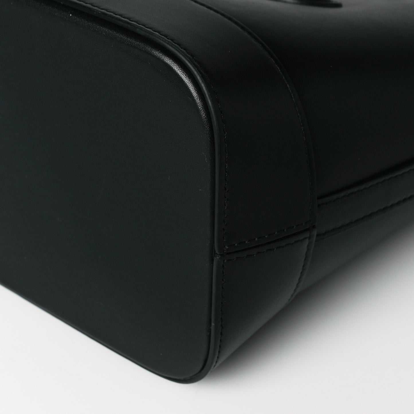 Smooth Calfskin Triomphe Small Bucket Bag Black