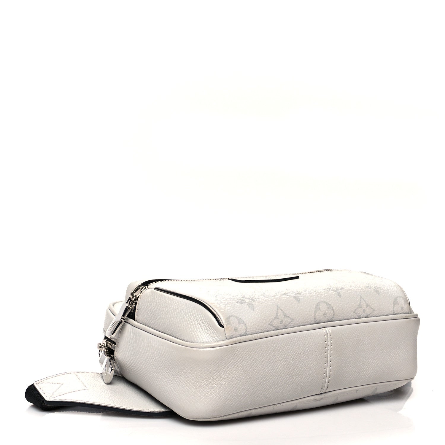 Louis Vuitton Taiga Monogram Outdoor Bumbag White 4 of 14